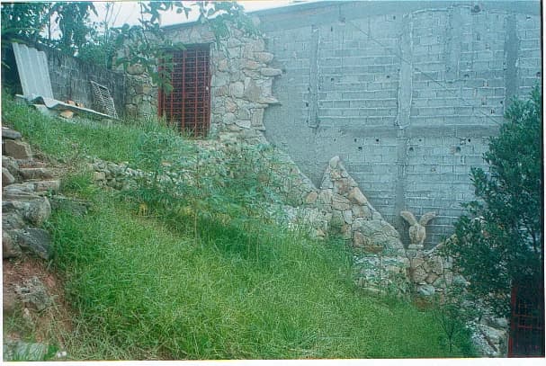 Fachada lateral em pedra do HR Espaço Cultural